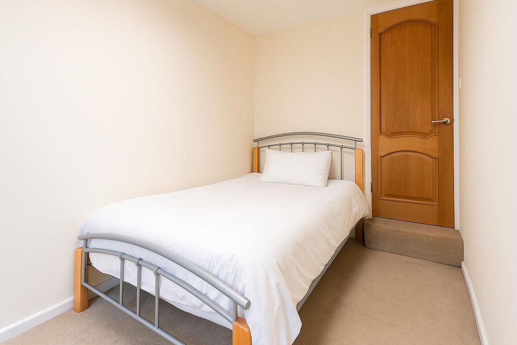 Property photo 1 of 6 Chatgpt Image Nov 4, 2025, 02_13_15 Pm.Png