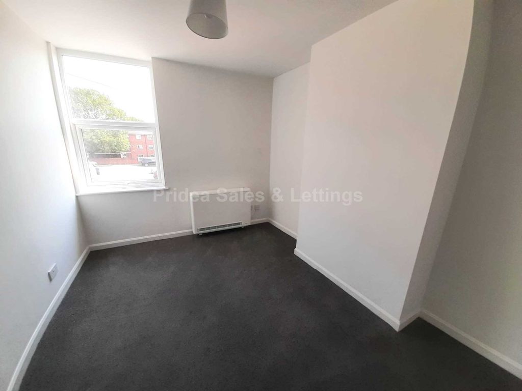 Property photo 3 of 4