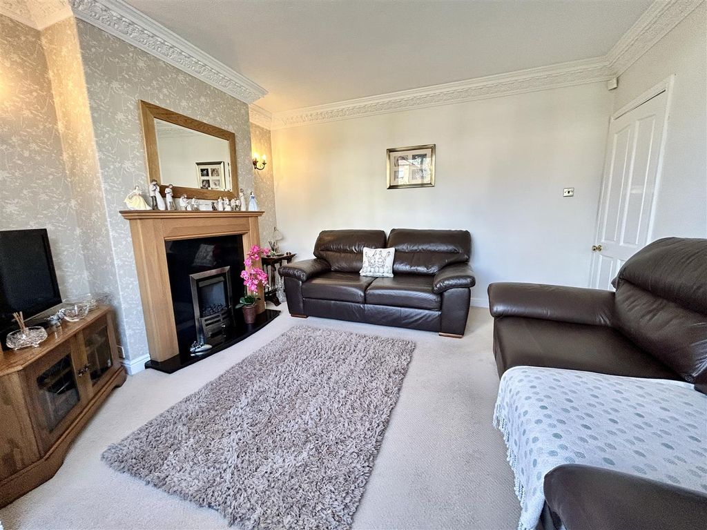 Property photo 3 of 39