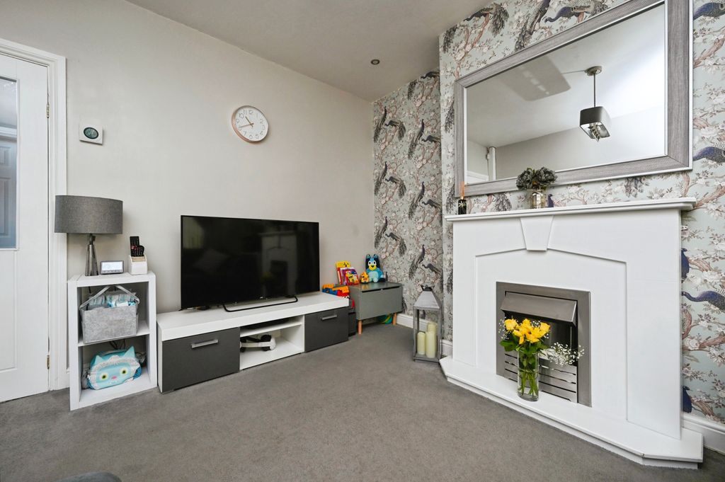 Property photo 3 of 15