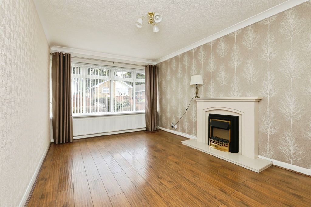 Property photo 3 of 9