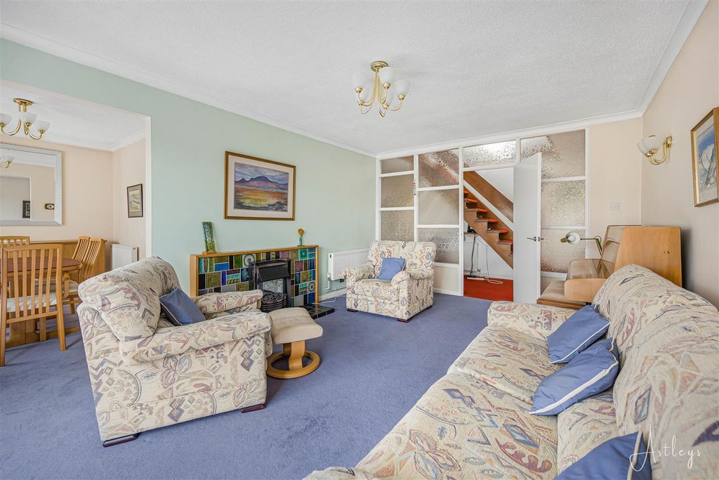 Property photo 2 of 31 'l' Shaped Lounge/Dining Room