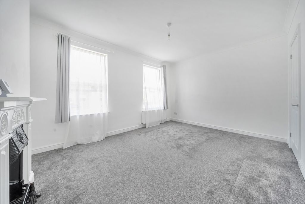 Property photo 2 of 14 10-681B2F6B2Bafa-...