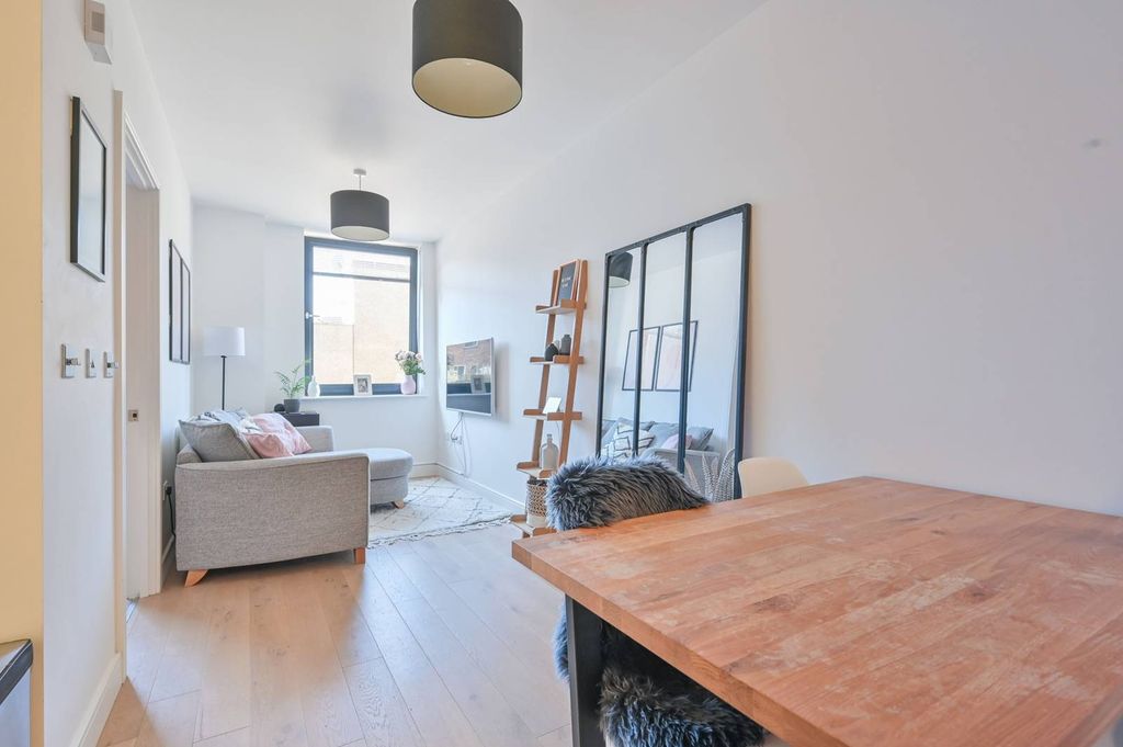 Property photo 2 of 12