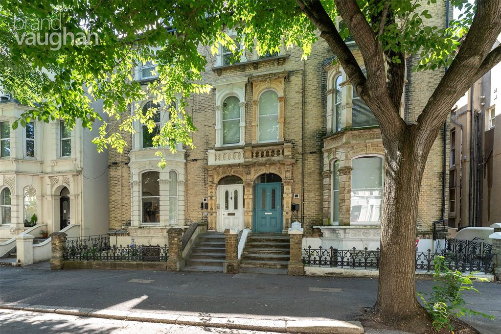 Property photo 1 of 11 External
