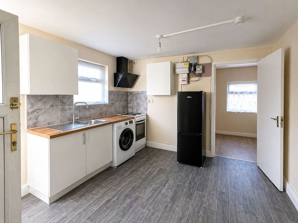 Property photo 2 of 4