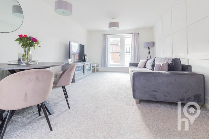 Property photo 1 of 8 Photo 5