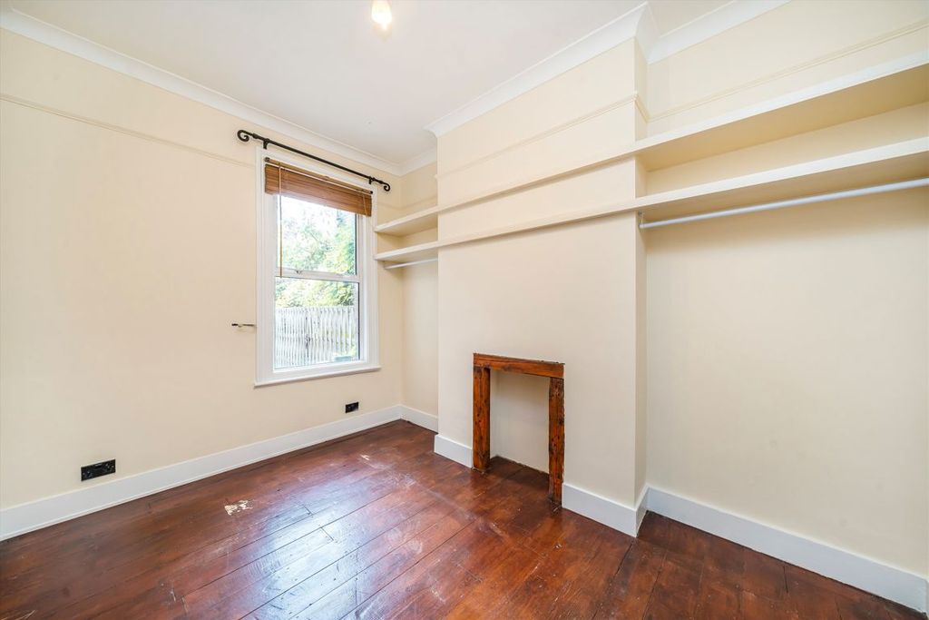 Property photo 3 of 5