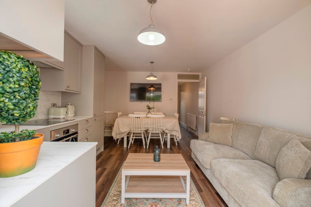 Property photo 2 of 26