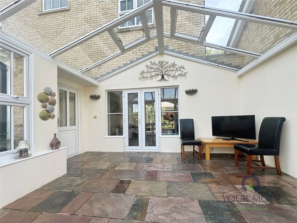 Property photo 3 of 23 Picture No. 18