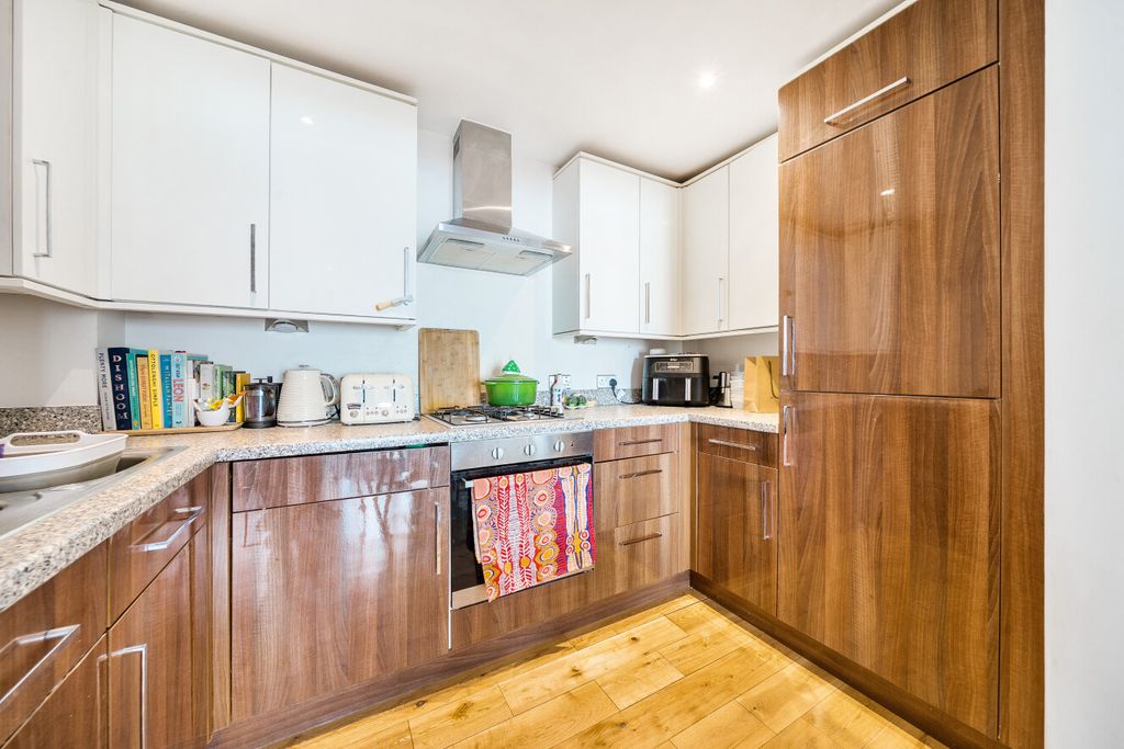 Property photo 2 of 15 1535035-8-6Ace55A...