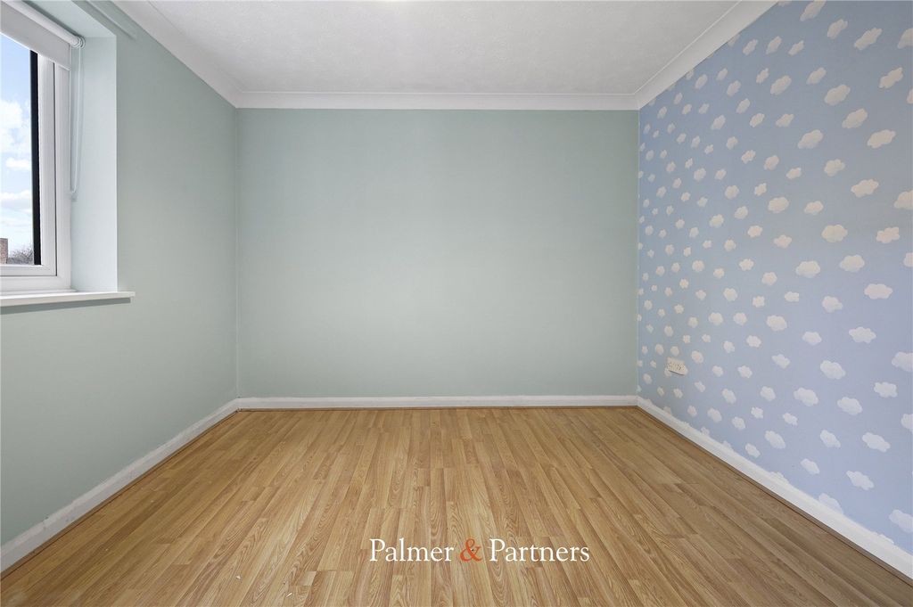 Property photo 3 of 5 Bedroom 1