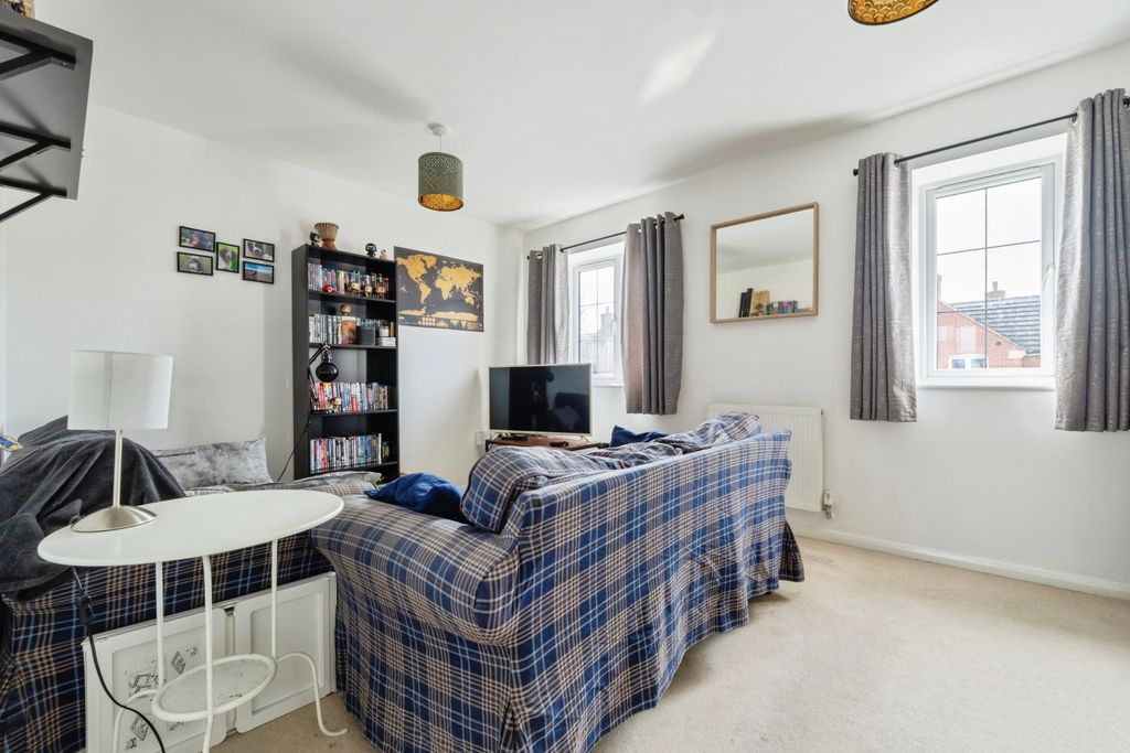 Property photo 2 of 15 Living Room