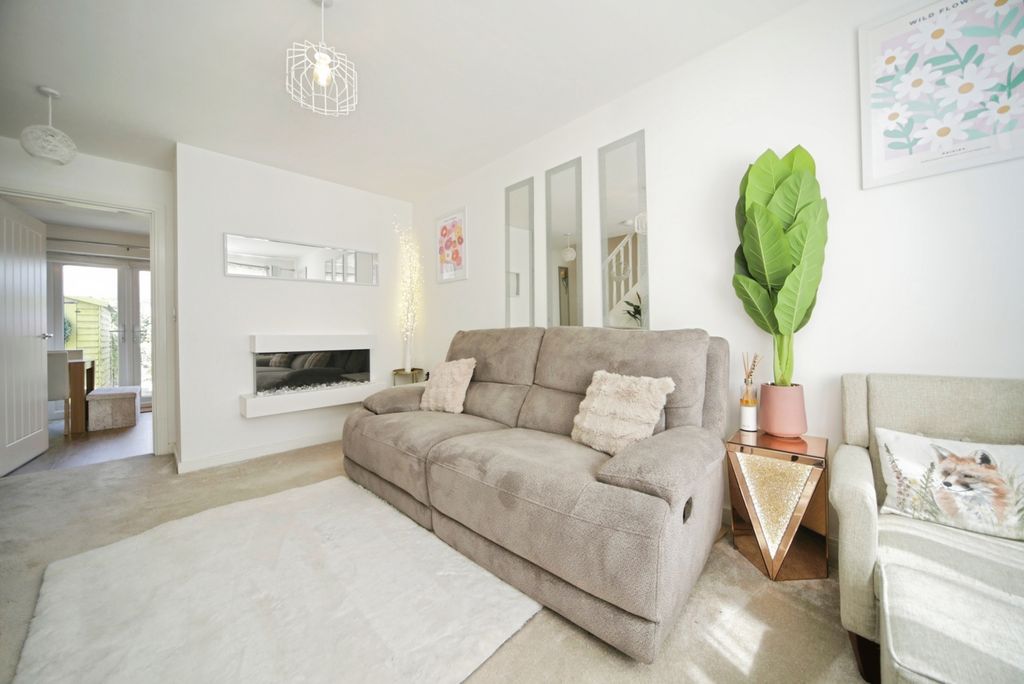 Property photo 2 of 20 Pbox-Img.Jpg