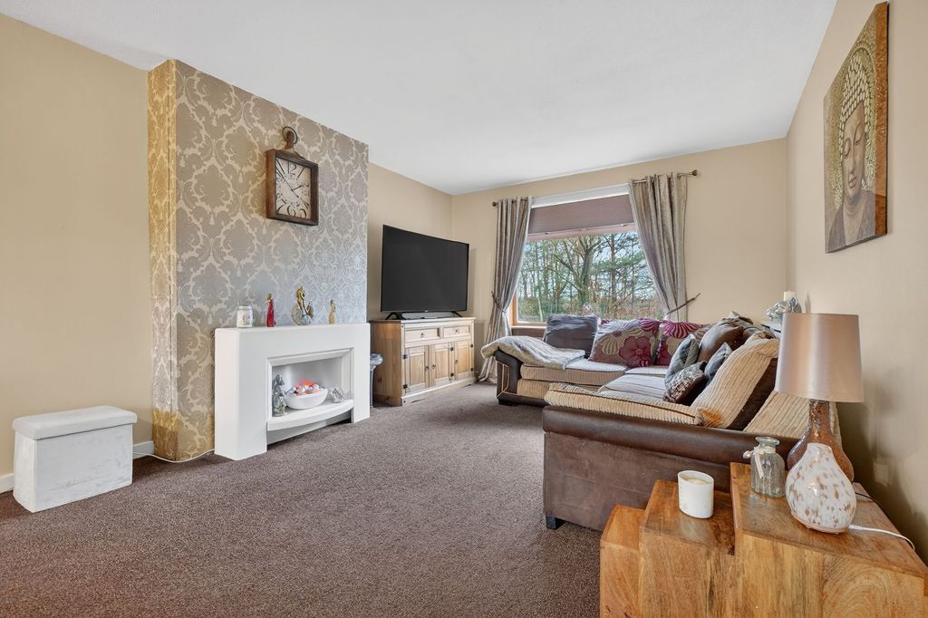 Property photo 3 of 25