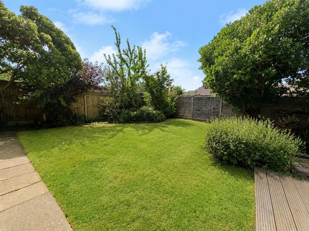 Property photo 2 of 6 Garden