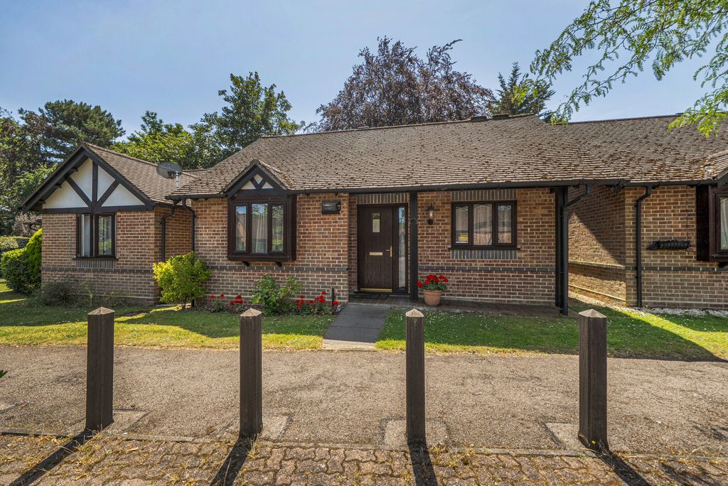 Property photo 1 of 17 1482516-15-6A392B...