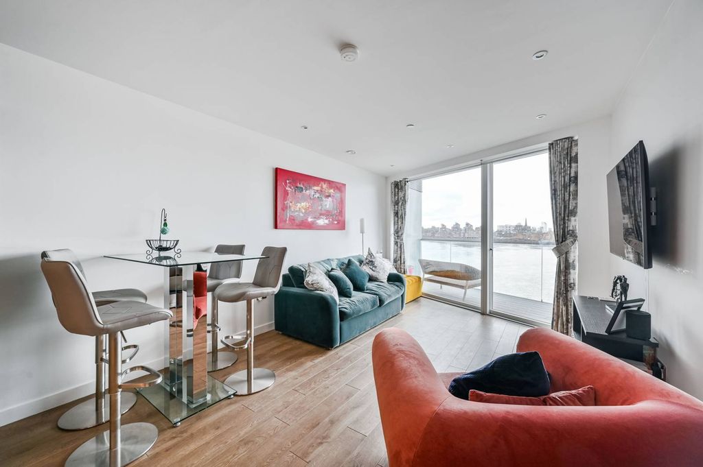 Property photo 3 of 21