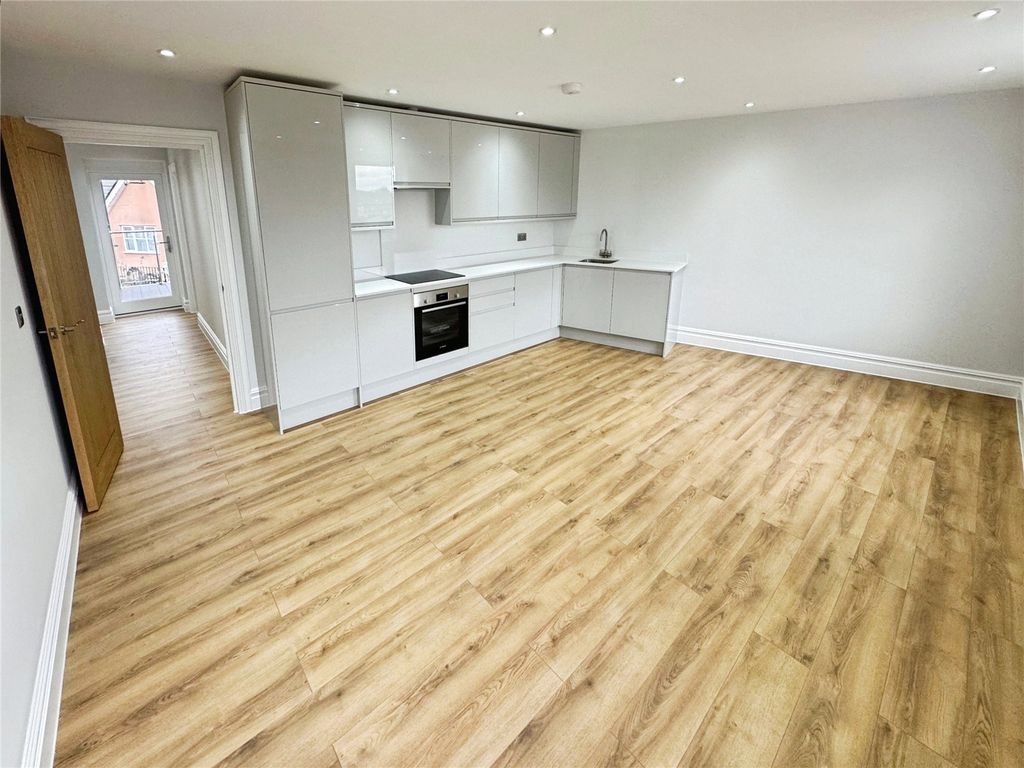 Property photo 2 of 7 Picture No. 11