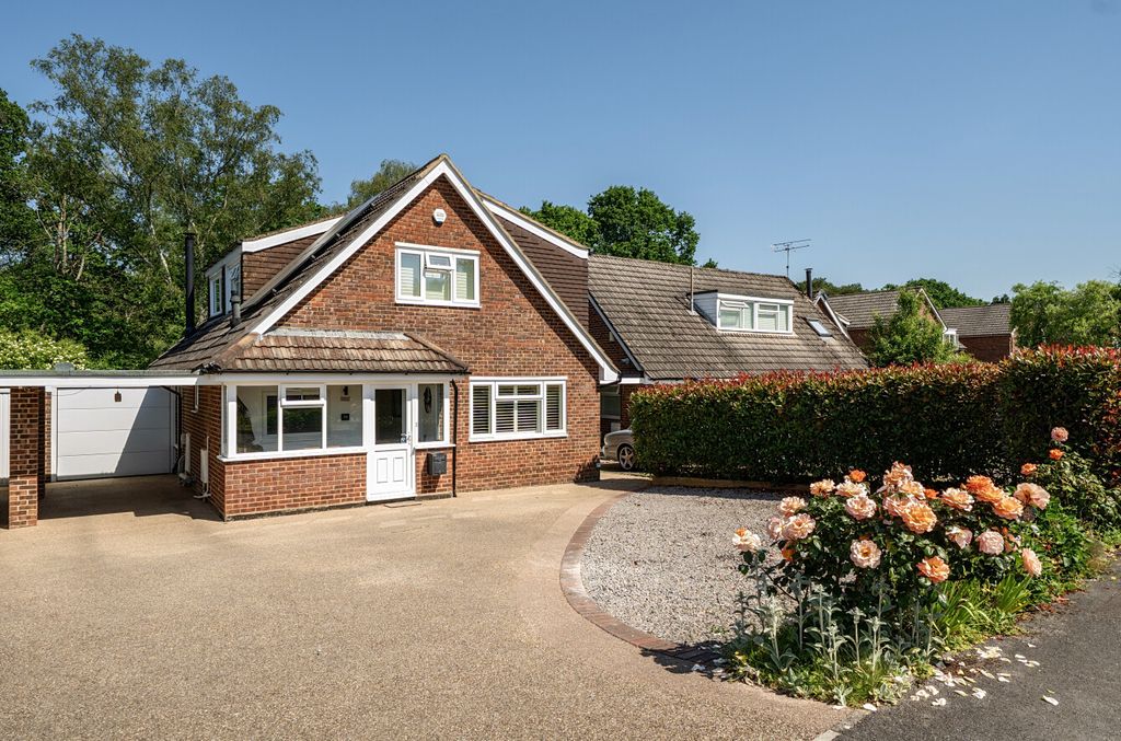 Property photo 1 of 14 1463451-7-6A15809...