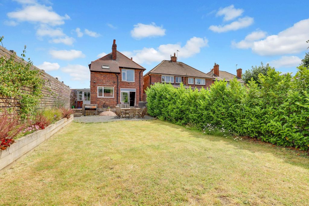 Property photo 1 of 21