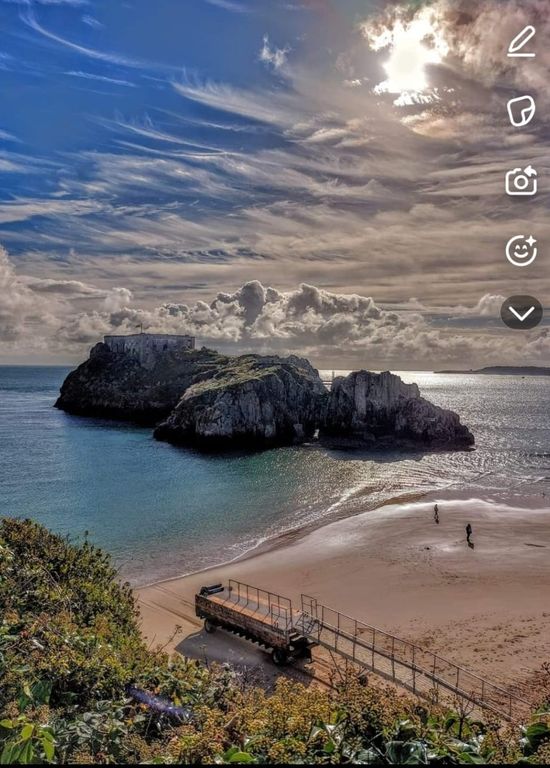 Property photo 2 of 22 Tenby