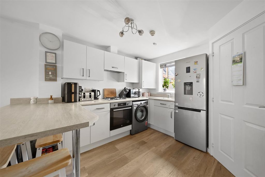 Property photo 3 of 14 Whatman Drive-09.Jpg