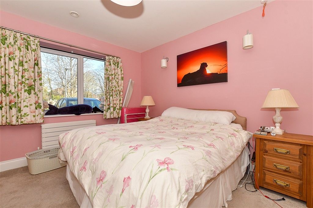 Property photo 3 of 7 Bedroom 1 ::