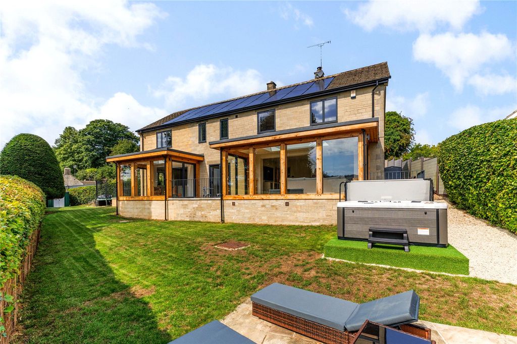 Property photo 1 of 21 Rear External