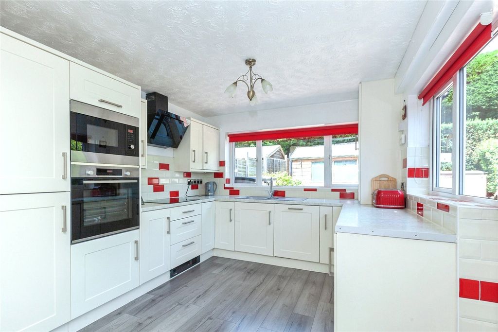Property photo 3 of 19 Kitchen Diner