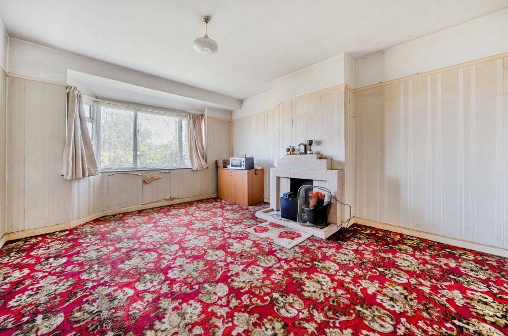 Property photo 2 of 13 1484982-12-6A43F9...