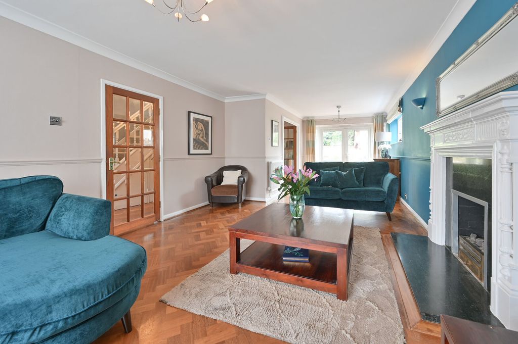 Property photo 2 of 30