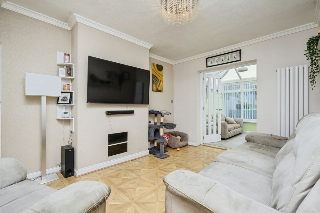 Property photo 2 of 20 Pbox-Img.Jpg