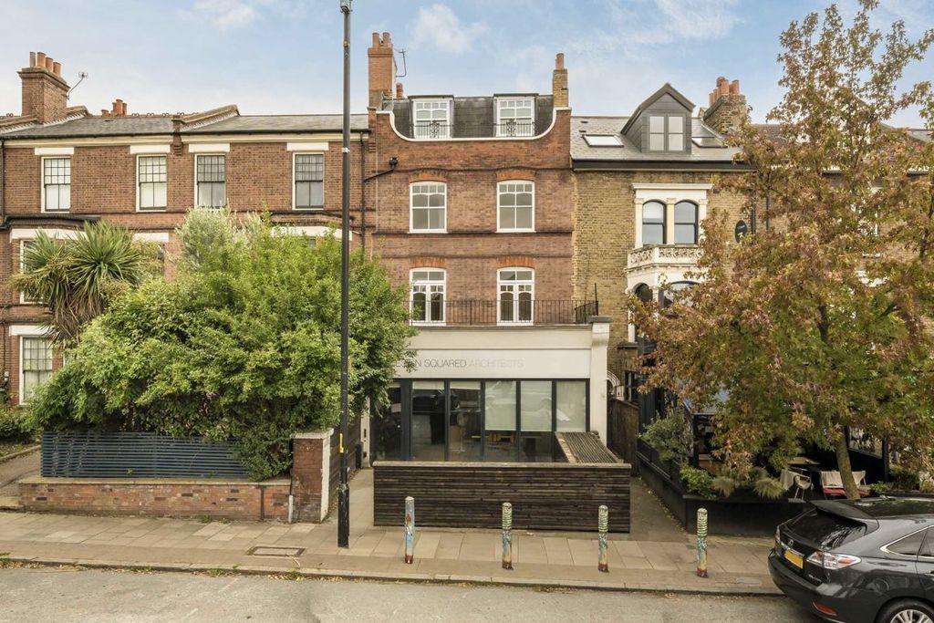 Property photo 1 of 5