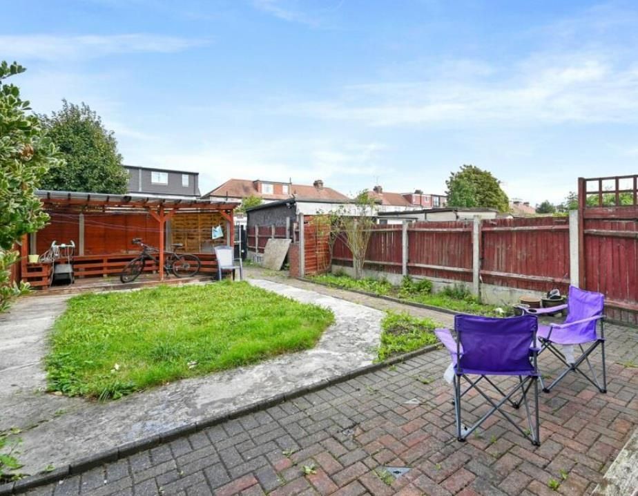 Property photo 2 of 10