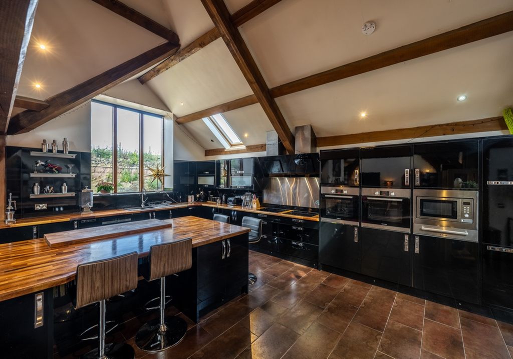 Property photo 3 of 39 Gateside_Steading_121-Hdr