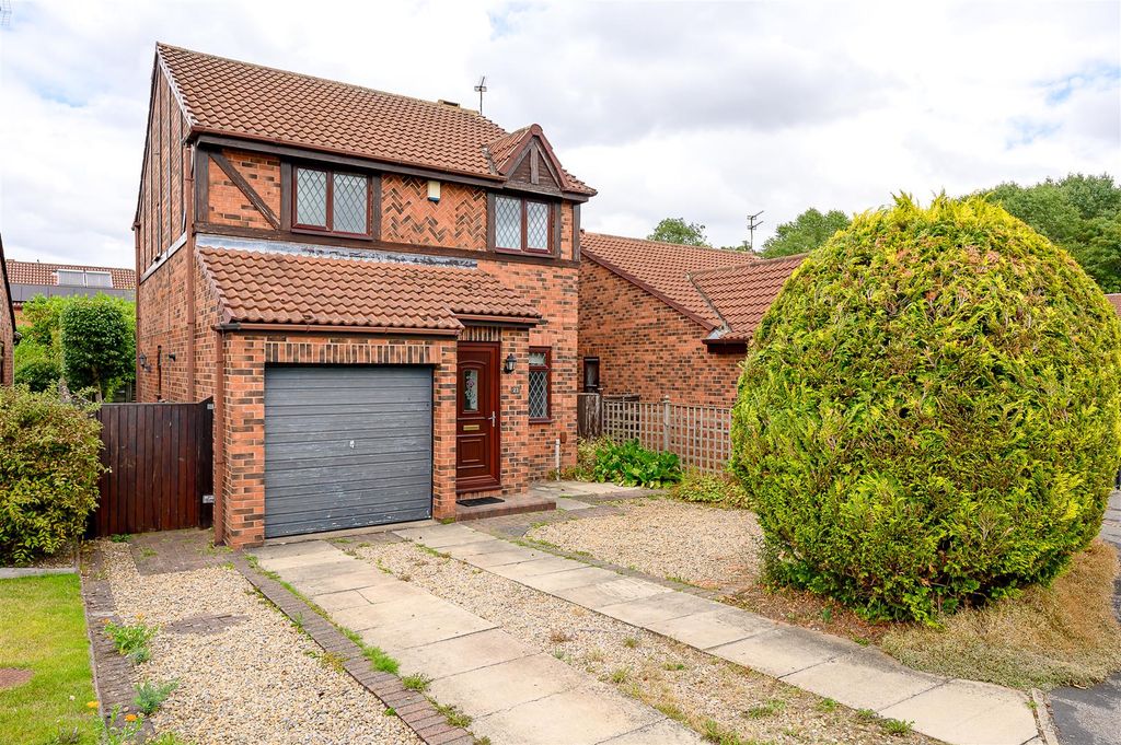 Property photo 1 of 13 External