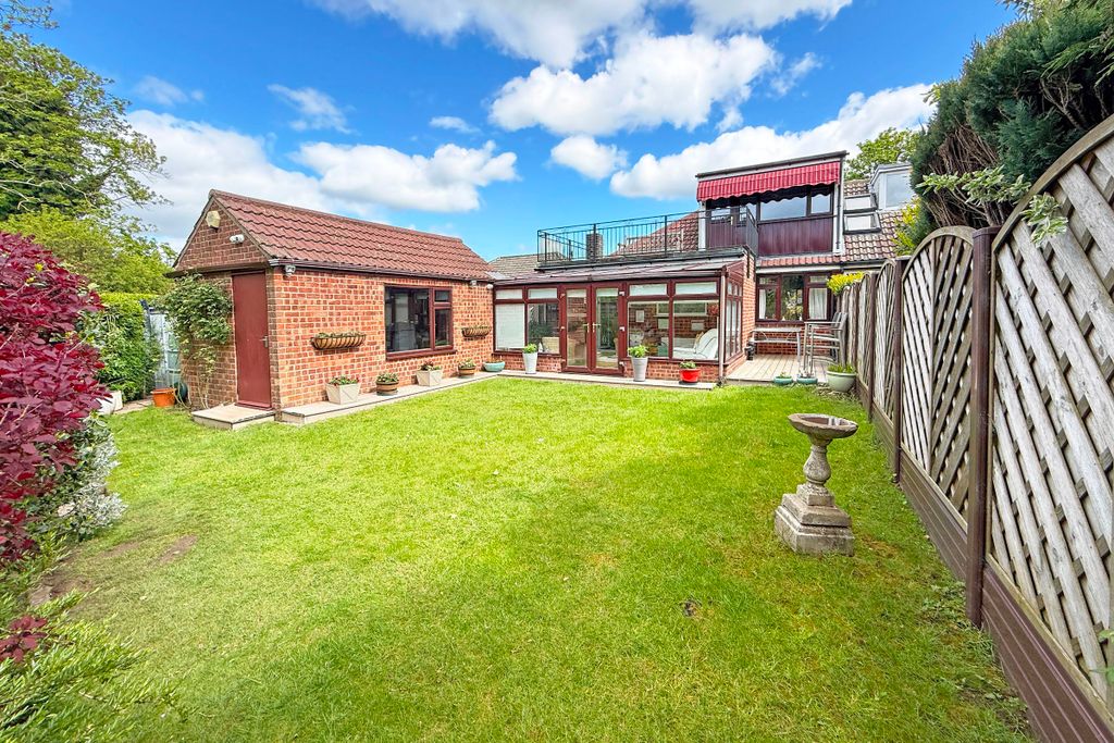 Property photo 2 of 21