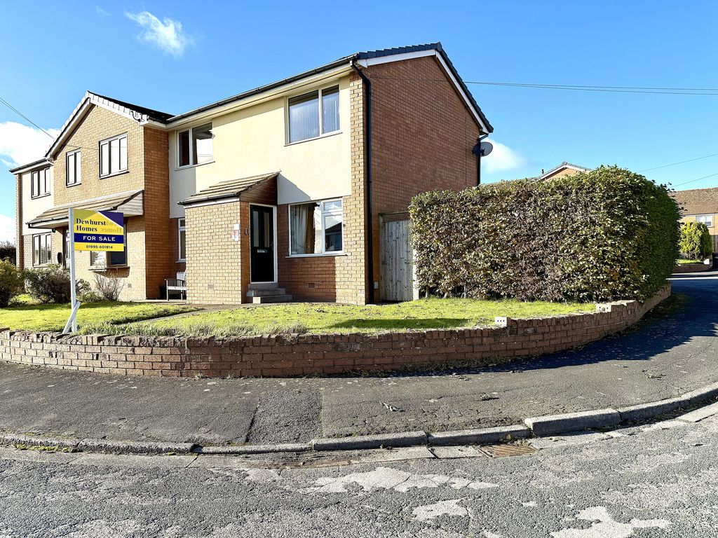 Property photo 1 of 32