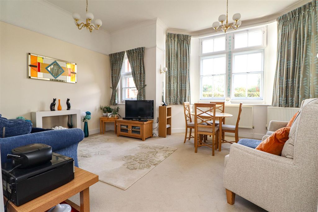 Property photo 2 of 23