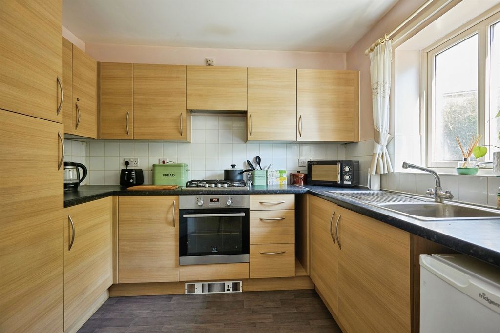Property photo 2 of 13