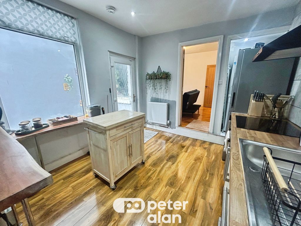 Property photo 3 of 19 Image