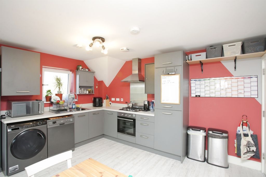 Additional image 5 of 2 bed flat for saleAnton Close, Rugby CV21