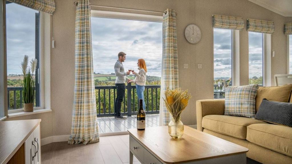 Property photo 1 of 18