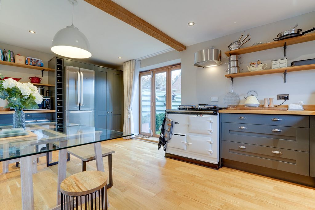 Property photo 3 of 26