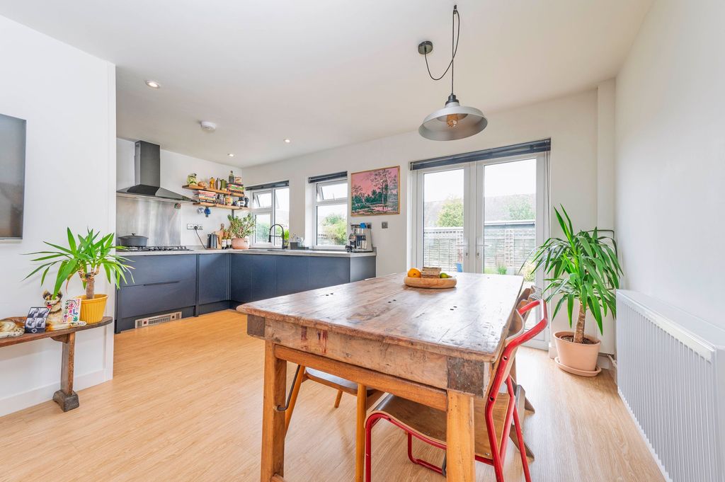 Property photo 2 of 18 Kitchen &amp; Dining Area