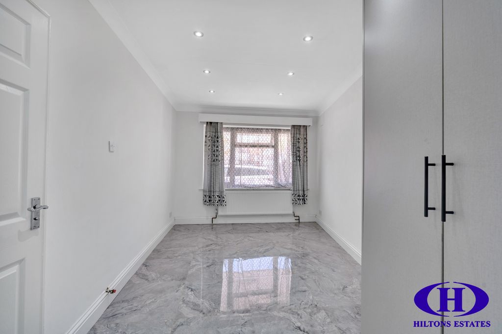 Additional image 12 of 5 bed semi-detached house for saleUxbridge Road, Feltham TW13