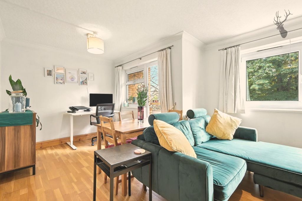 Property photo 3 of 18