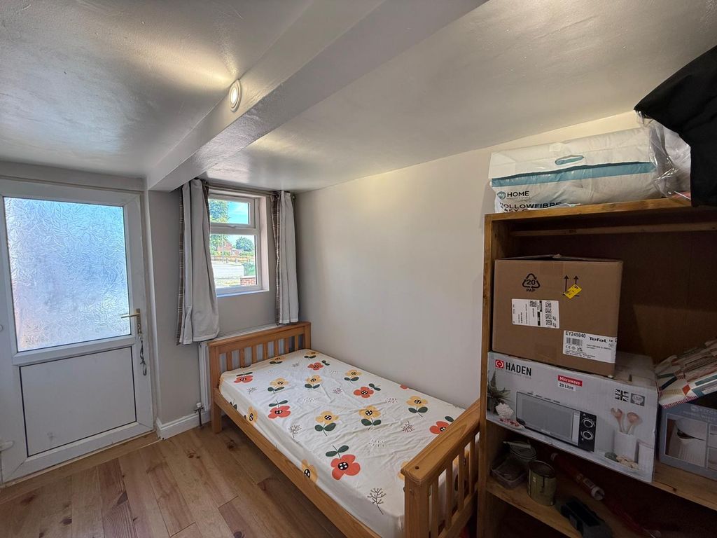 Property photo 1 of 7 Image