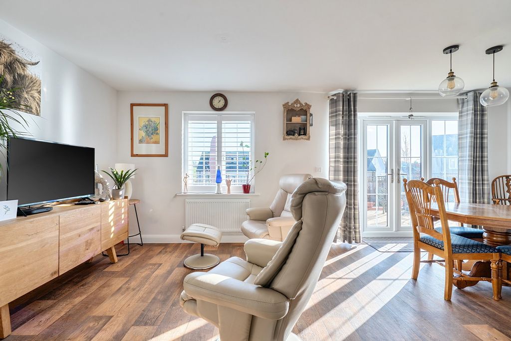 Property photo 2 of 22